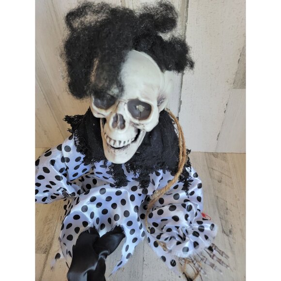 Unique scary swing clown AS IS Halloween hanging prop decor - Picture 6 of 15